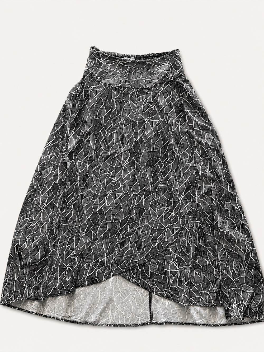 Japna Black White Leaf Print High Low Flowy Skirt Size M